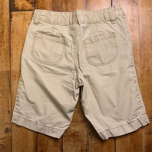 Old Navy Bermuda shorts size 8 khaki shorts cotton summer beach vacation - Picture 6 of 7